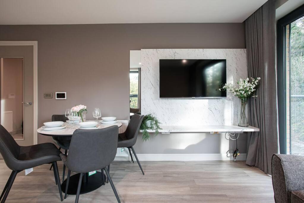 Modern 2Br With Balcony Next To The City Airport Bhd - Free Parking ベルファスト エクステリア 写真