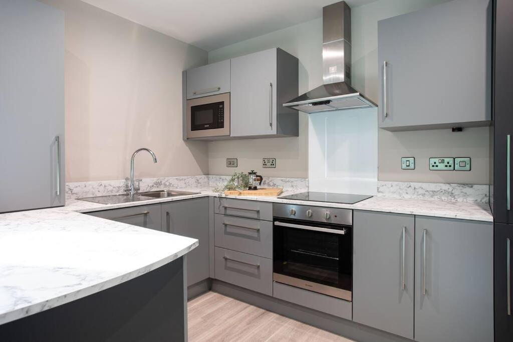 Modern 2Br With Balcony Next To The City Airport Bhd - Free Parking ベルファスト エクステリア 写真